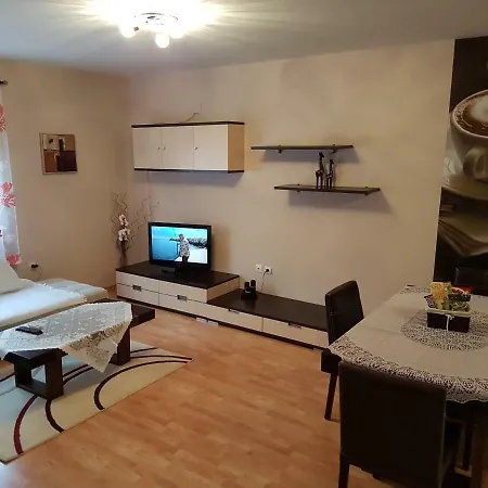 شقة Apartament Perlla 2