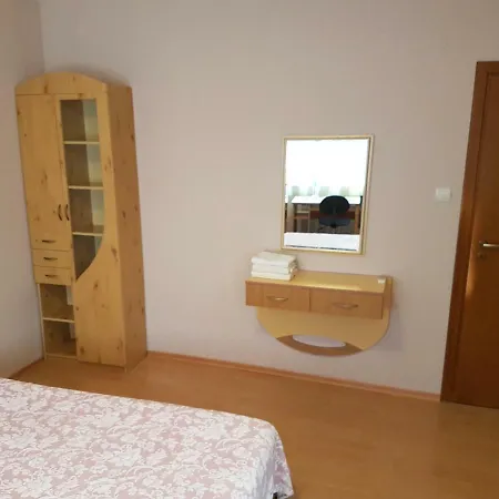 شقة Apartament Perlla 2 *